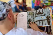 Contar cuentos a los niños fortalece su lenguaje