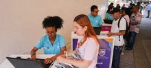 Cientos de jóvenes cumplieron con la cita a la primera jornada de inscripción de Todas y Todos a Estudiar Inglés