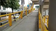 Embellecen puentes peatonales de la comuna 5 en Cali
