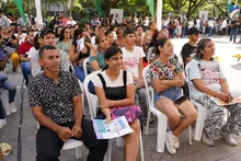 Más de 1600 jóvenes se postularon en la primera jornada de Todas y Todos a Estudiar Inglés