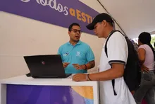 Más de 1600 jóvenes se postularon en la primera jornada de Todas y Todos a Estudiar Inglés