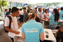 Más de 1600 jóvenes se postularon en la primera jornada de Todas y Todos a Estudiar Inglés