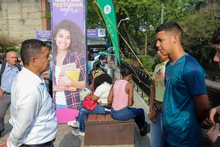 Multitudinaria asistencia para inscripciones a Todas y Todos a Estudiar Inglés