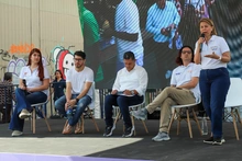 Multitudinaria asistencia para inscripciones a Todas y Todos a Estudiar Inglés