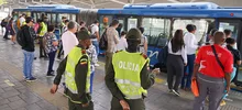 Caleños valoran de manera positiva presencia de la Policía en las estaciones del MIO