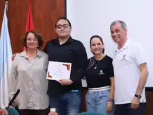 Decenas de jóvenes se gradúan de diplomado en Univalle