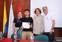 Decenas de jóvenes se gradúan de diplomado en Univalle