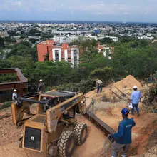 Nueva obra paisajística no tendrá deslaves sobre la avenida de Los Cerros 