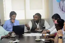 Alcaldía y USAID firman convenio para favorecer a más de 300 barberos del oriente de Cali