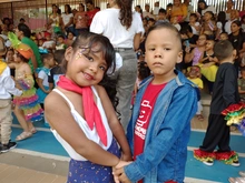 En la comuna 20, las niñas y los niños festejaron el cumpleaños de Cali