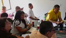 Movilidad realiza mesa técnica con taxistas para combatir el transporte informal