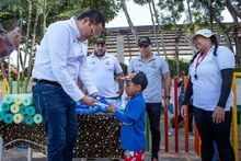 Masivo programa de natación proyecta la formación de más de 1000 niños en los barrios de Cali