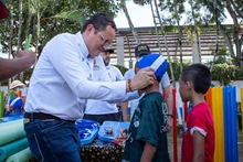Masivo programa de natación proyecta la formación de más de 1000 niños en los barrios de Cali