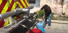 Semanalmente, se está garantizando el suministro de agua potable a 1.800 personas de la zona rural