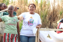 Comunidad de Playa Renaciente celebró la tradicional balsada a la Virgen de la Asunción