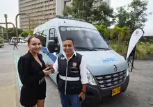 Alcaldía entrega vehículo y equipos tecnológicos a establecimientos carcelarios