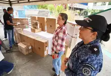 Alcaldía entrega vehículo y equipos tecnológicos a establecimientos carcelarios