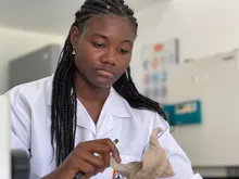 Angélica Caicedo Quiñones, joven promesa de la ingeniería biomédica y el atletismo