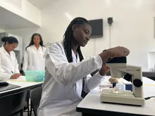 Angélica Caicedo Quiñones, joven promesa de la ingeniería biomédica y el atletismo