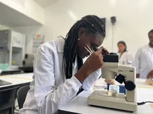 Angélica Caicedo Quiñones, joven promesa de la ingeniería biomédica y el atletismo