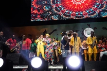 África, Estados Unidos y Colombia fusionaron sus ritmos para retumbar de alegría la Ciudadela Petronio 