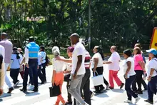 Acción conjunta por el cuidado de la vida de adultos mayores en las vías