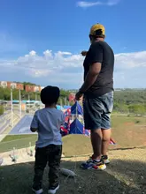 40 niños pintan el cielo con sus cometas, gracias al programa Cultores