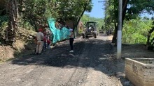 Rehabilitan vía de acceso al sector Bataclán, cerca al cerro de las Tres Cruces