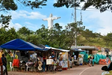 Very well, así capacitan en el idioma inglés, los comerciantes de Cristo Rey