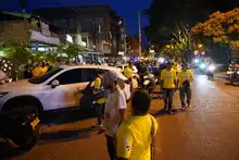 Conductores mal parqueados fueron ‘pillados’ por los colectivos de cultura ciudadana de la Alcaldía de Cali