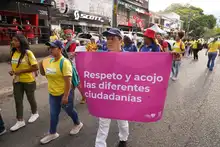 Conductores mal parqueados fueron ‘pillados’ por los colectivos de cultura ciudadana de la Alcaldía de Cali