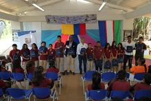 Estudiantes de Villacarmelo celebraron la entrega de nuevos espacios y dotación