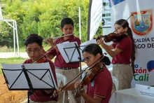 Estudiantes de Villacarmelo celebraron la entrega de nuevos espacios y dotación