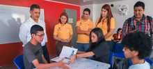 Jóvenes caleños avanzan hacia su meta de ser bilingües con el programa Todas y Todos a Estudiar Inglés