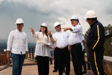Monseñor Luis Fernando Rodríguez se conmociona por la renovación de la casa del Cristo caleño