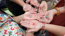 ¿Cómo aprender a leer la corporalidad? Las muñequitas cuidanderas te enseñan