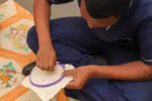 Cuentos tradicionales transformados en arte por estudiantes caleños