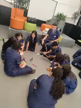 Cuentos tradicionales transformados en arte por estudiantes caleños