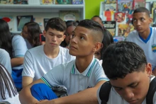 Se presentó en la Feria del Libro, la obra de José Darwin Lenis: Educación Positiva