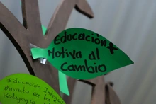 Se presentó en la Feria del Libro, la obra de José Darwin Lenis: Educación Positiva