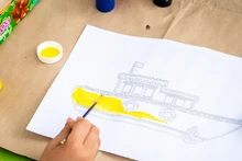 En la Feria del Libro, el buque que llegará a Parque Pacífico inspira a los niños