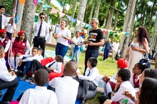 En la Feria del Libro, el buque que llegará a Parque Pacífico inspira a los niños