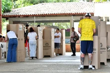 En el coliseo El Pueblo caleños se dieron cita para votar