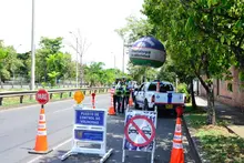 Agentes de tránsito en alistamiento de primer grado para celebración del Halloween