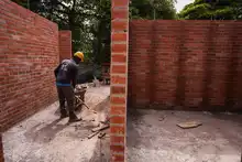 Construcción de la sede IPC El Lido avanza con fundición de losas y mampostería 