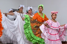 Con música, danza y teatro se clausuró el programa Vínculos, del Instituto Popular de Cultura