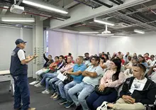Vendedores informales se capacitan para participar en ‘Alumbrado Navideño’