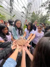 Proyecto Curie: Empoderando a Niñas a través de la ciencia y el emprendimiento