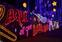 Alcalde se caminó ‘la alborada’ de luces multicolores para dar la bienvenida al tiempo más alegre del año