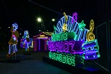 Alcalde se caminó ‘la alborada’ de luces multicolores para dar la bienvenida al tiempo más alegre del año